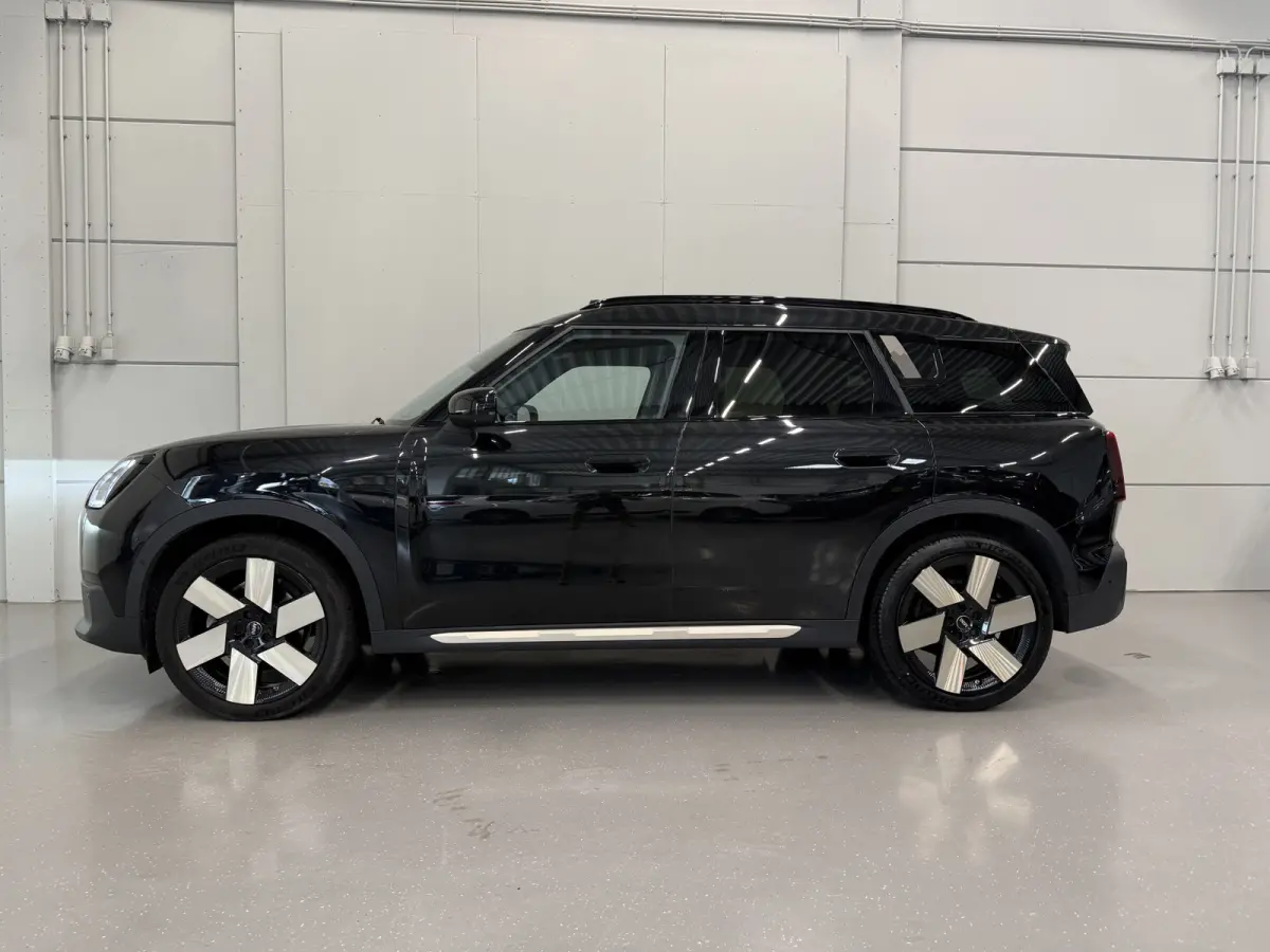 1.5 C JCW LEER PANO/20"/JCW DARK-PETROL LEER SP.STOEL/H&K/STANDKACHEL/HEAD-UP/360CAMERA/OLED-SCHERM/ACC/KEYLESS/DRIVING ASS.PLUS/FABRIEKS-GARANTIE T/M 07-2027
