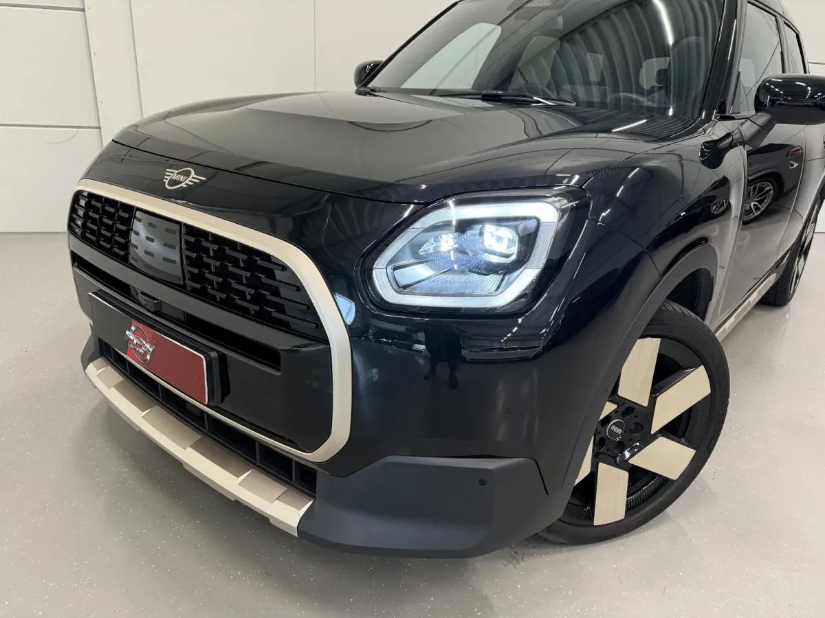 1.5 C JCW LEER PANO/20"/JCW DARK-PETROL LEER SP.STOEL/H&K/STANDKACHEL/HEAD-UP/360CAMERA/OLED-SCHERM/ACC/KEYLESS/DRIVING ASS.PLUS/FABRIEKS-GARANTIE T/M 07-2027