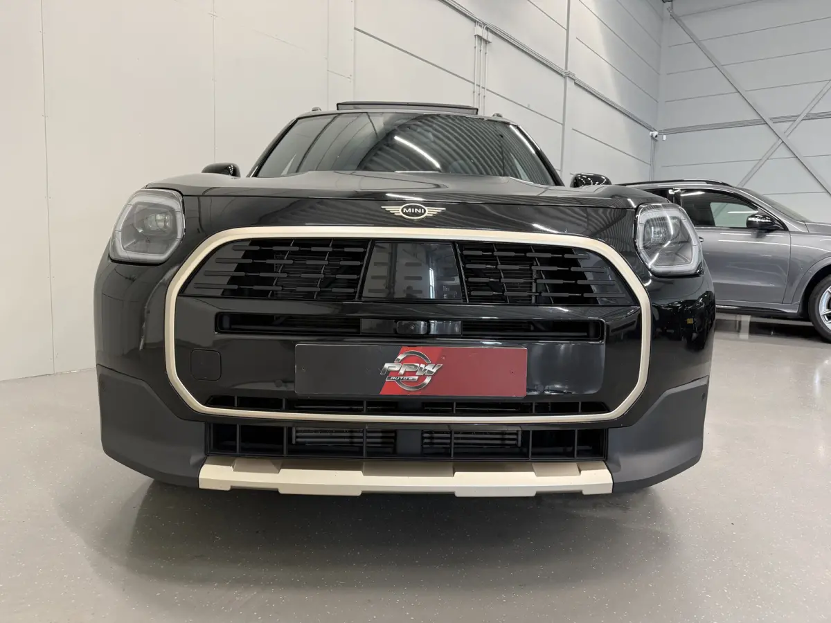 1.5 C JCW LEER PANO/20"/JCW DARK-PETROL LEER SP.STOEL/H&K/STANDKACHEL/HEAD-UP/360CAMERA/OLED-SCHERM/ACC/KEYLESS/DRIVING ASS.PLUS/FABRIEKS-GARANTIE T/M 07-2027
