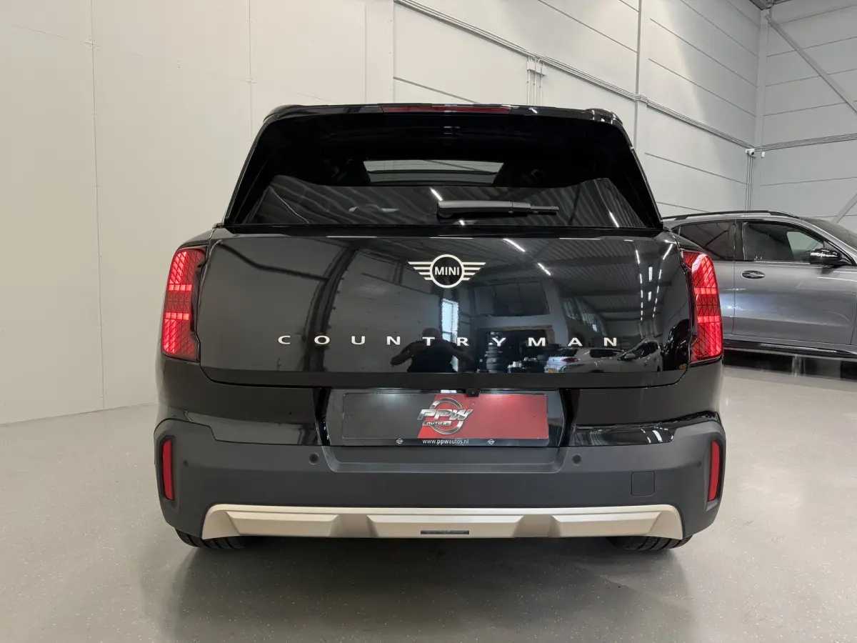 1.5 C JCW LEER PANO/20"/JCW DARK-PETROL LEER SP.STOEL/H&K/STANDKACHEL/HEAD-UP/360CAMERA/OLED-SCHERM/ACC/KEYLESS/DRIVING ASS.PLUS/FABRIEKS-GARANTIE T/M 07-2027