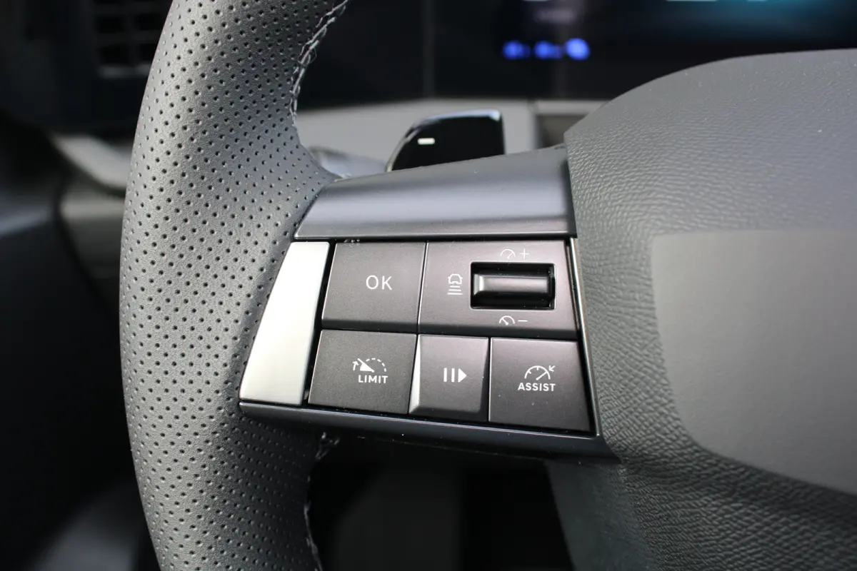 1.6 Turbo Plug In Hybrid Ultimate | Nieuw model | Panorama/schuifdak | Luxe stoelen | Navigatie | Camera | Alcantara |