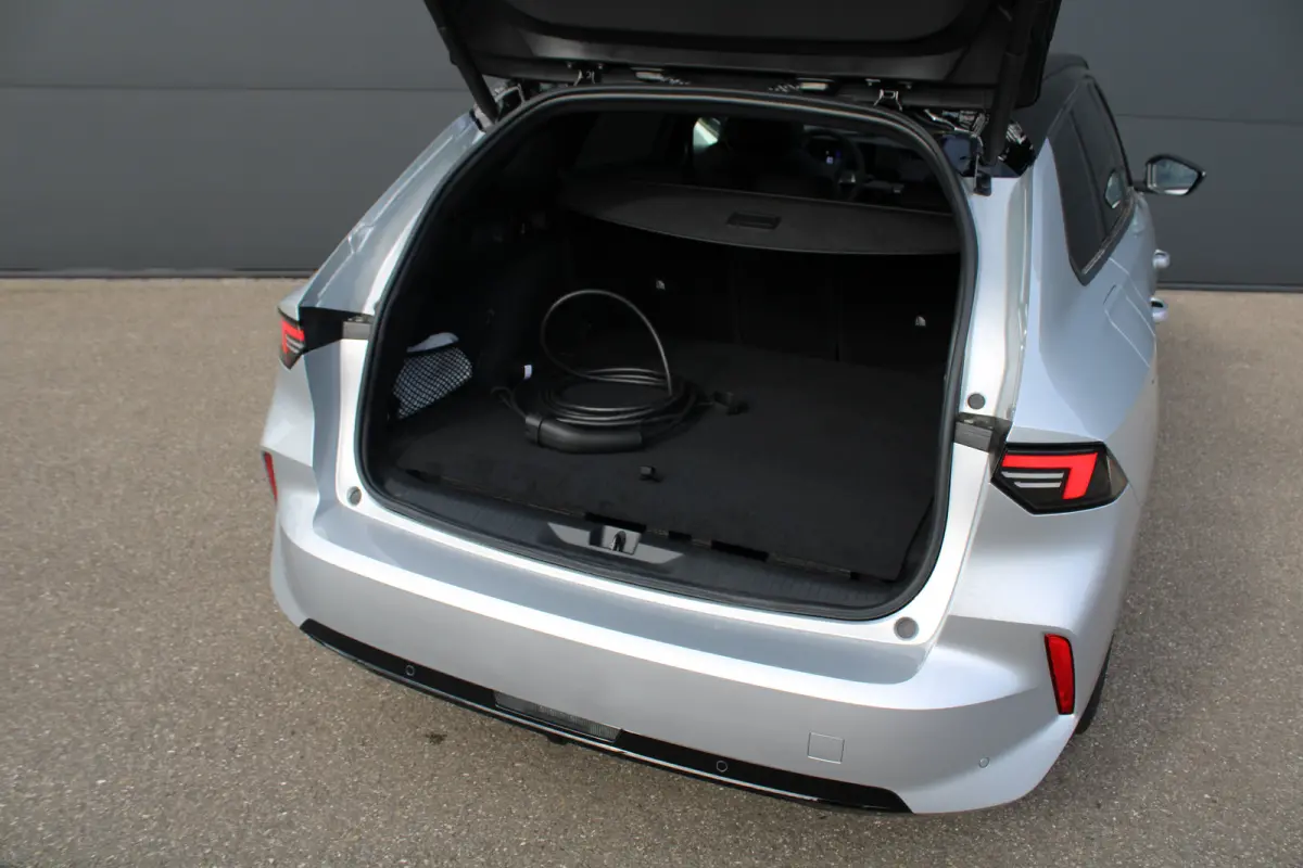 1.6 Turbo Plug In Hybrid Ultimate | Nieuw model | Panorama/schuifdak | Luxe stoelen | Navigatie | Camera | Alcantara |