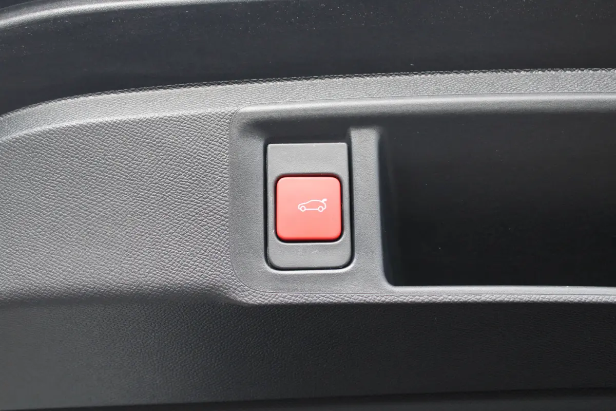 1.6 Turbo Plug In Hybrid Ultimate | Nieuw model | Panorama/schuifdak | Luxe stoelen | Navigatie | Camera | Alcantara |