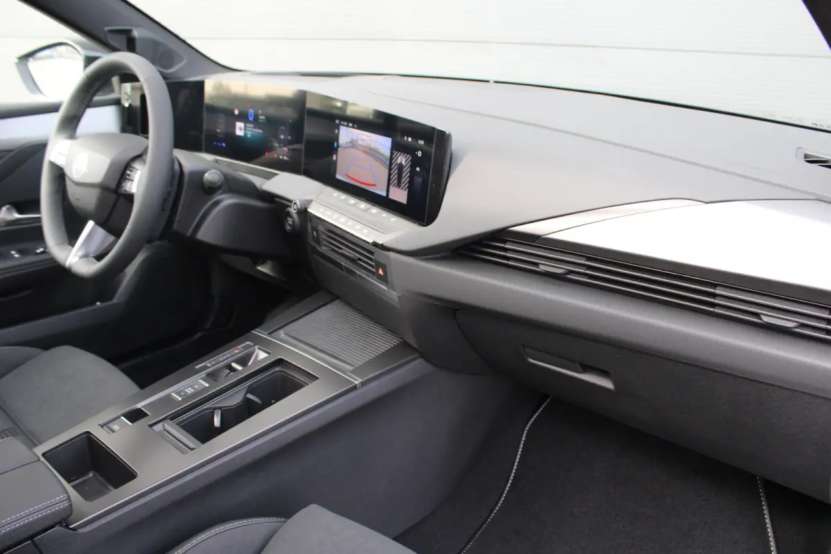 1.6 Turbo Plug In Hybrid Ultimate | Nieuw model | Panorama/schuifdak | Luxe stoelen | Navigatie | Camera | Alcantara |