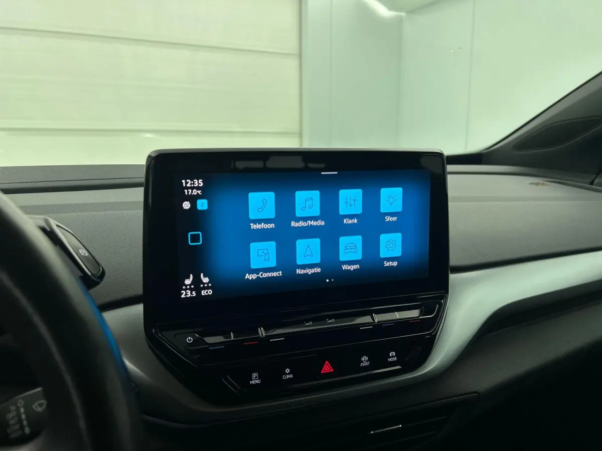 Life 77 kWh SOH 91,4% Style Pack Navigatie Apple Carplay/Android Auto Adaptive Cruise Control Parkeersensoren Stoel- en stuurverwarming Full Led Climate Control Lichtmetalen velgen