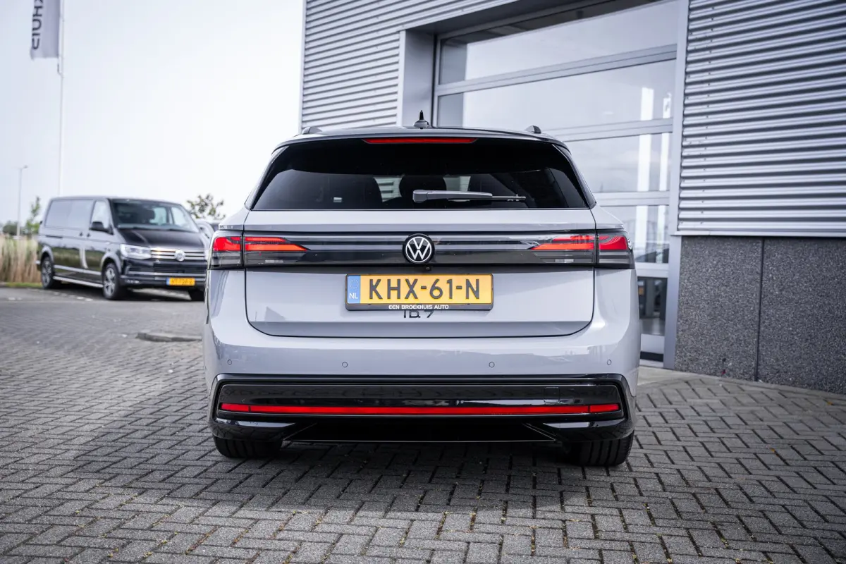 Limited Edition 77 kWh | Lichtmetalen velgen 5-spaaks 19" | Trekhaak elektrisch uitklapbaar | Two-tone unikleur