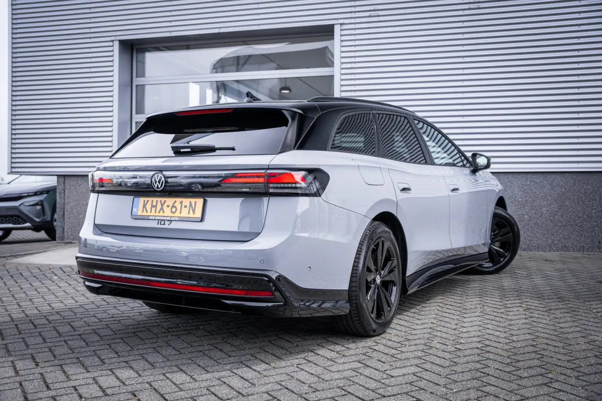 Limited Edition 77 kWh | Lichtmetalen velgen 5-spaaks 19" | Trekhaak elektrisch uitklapbaar | Two-tone unikleur
