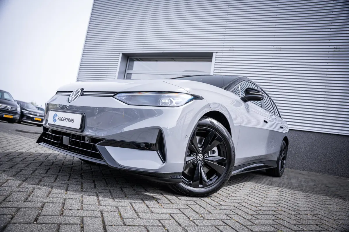 Limited Edition 77 kWh | Lichtmetalen velgen 5-spaaks 19" | Trekhaak elektrisch uitklapbaar | Two-tone unikleur