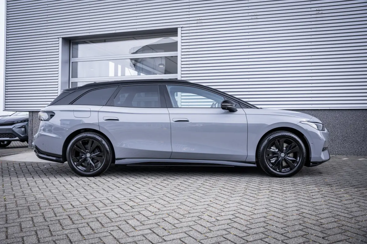 Limited Edition 77 kWh | Lichtmetalen velgen 5-spaaks 19" | Trekhaak elektrisch uitklapbaar | Two-tone unikleur