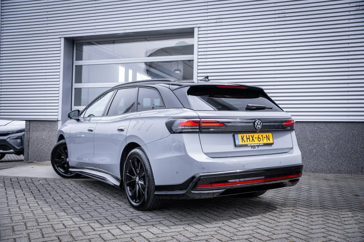 Limited Edition 77 kWh | Lichtmetalen velgen 5-spaaks 19" | Trekhaak elektrisch uitklapbaar | Two-tone unikleur