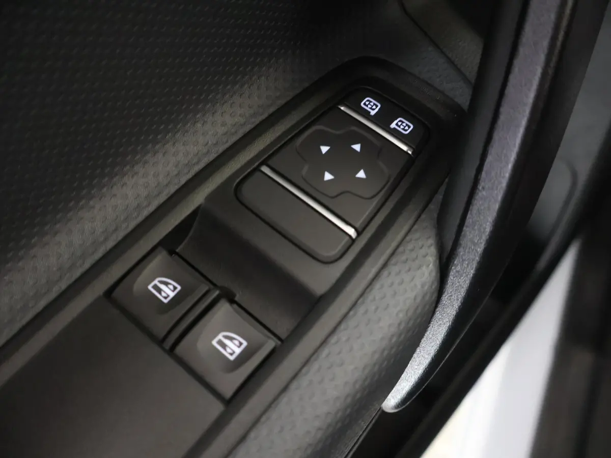 51kW L1 PRO | Navigatie | Parkeercamera | Cruise Control | Stoelverwarming | Certified