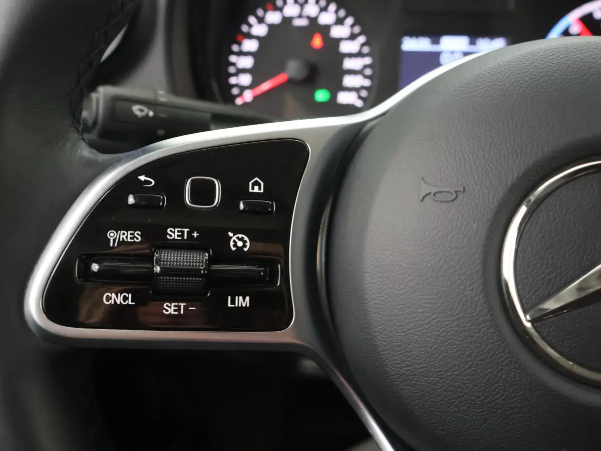 51kW L1 PRO | Navigatie | Parkeercamera | Cruise Control | Stoelverwarming | Certified