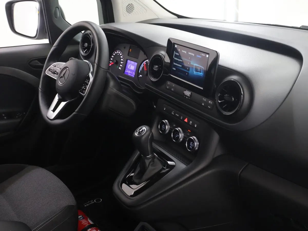 51kW L1 PRO | Navigatie | Parkeercamera | Cruise Control | Stoelverwarming | Certified