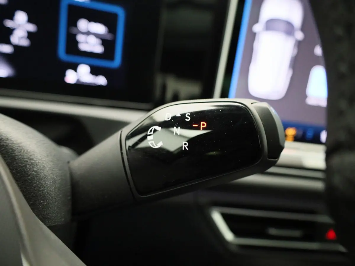 1.5 eHybrid R-Line Edition 272 PK| SoH 100% | Panoramadak | Trekhaak | Lederen Stoelen Met Geheugen | Navigatie Groot | 360 Camera | Head-Up Display | Stoelverwarming Voor & Achter