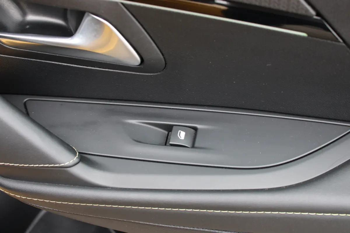 1.2 PureTech 130pk EAT8 GT Pack | Automaat | Navigatie | Camera | Alcantara | Stoelverwarming | Full LED | NL auto |