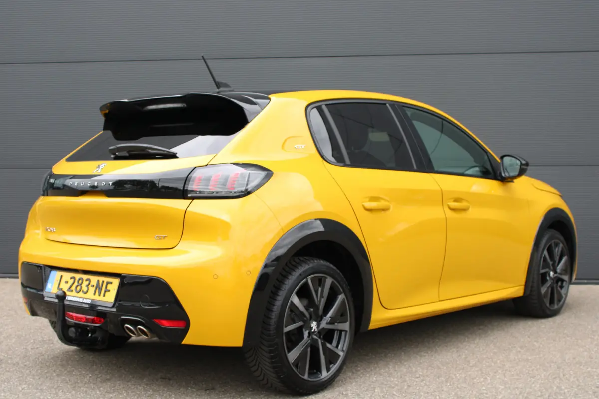 1.2 PureTech 130pk EAT8 GT Pack | Automaat | Navigatie | Camera | Alcantara | Stoelverwarming | Full LED | NL auto |