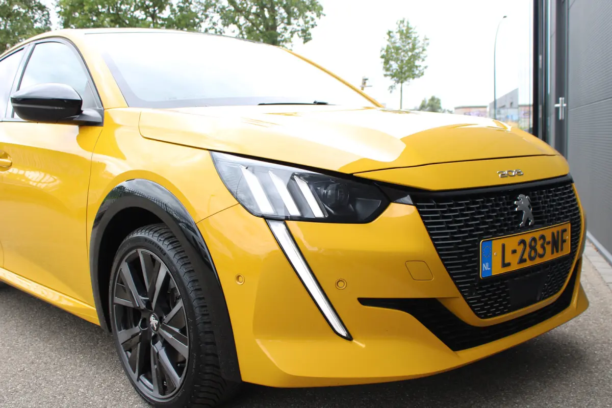 1.2 PureTech 130pk EAT8 GT Pack | Automaat | Navigatie | Camera | Alcantara | Stoelverwarming | Full LED | NL auto |