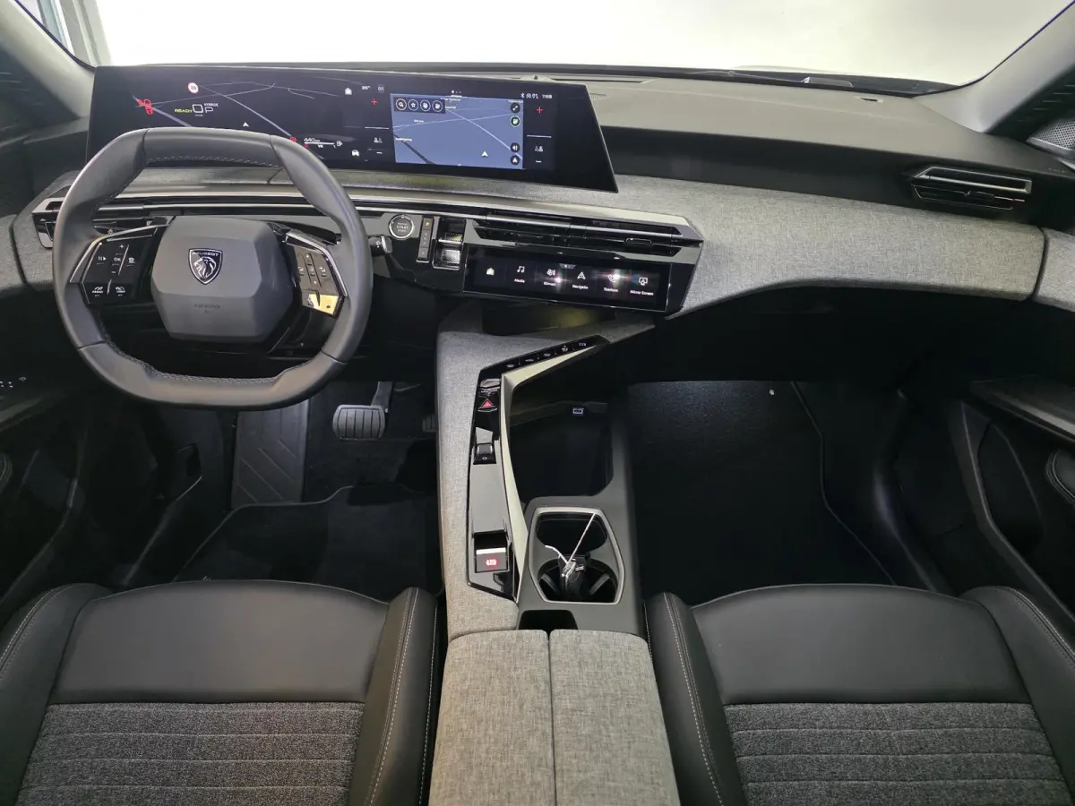 1.6 plug-in Hybrid 195 Allure | Trekhaak | Camera | Cruise Control