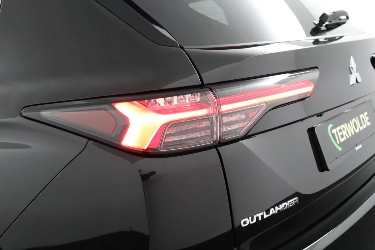 2.4 PHEV Intense | € 4.000 Korting! | 360° Camera | Adaptive Cruise Control | Bekleding Leder/Stof | Climate Control | Cruise Control | Navigatie | Stoel- en Stuurverwarming