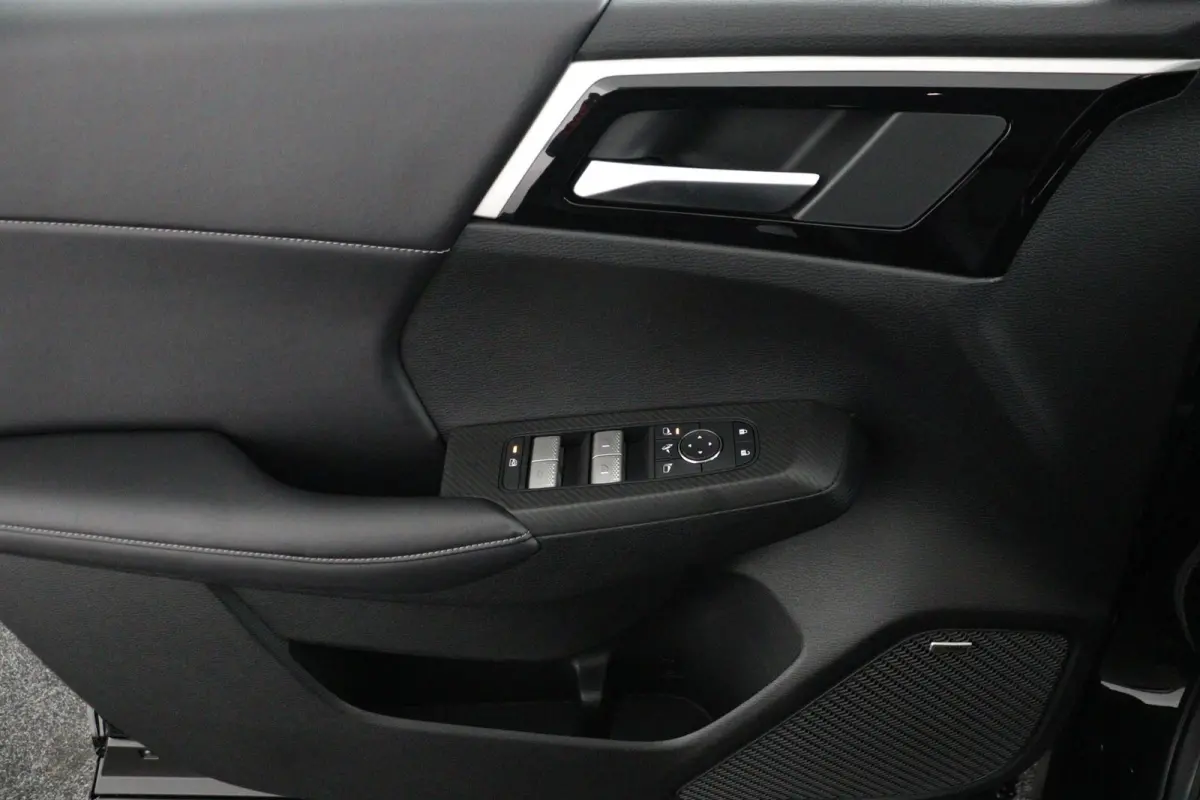 2.4 PHEV Intense | € 4.000 Korting! | 360° Camera | Adaptive Cruise Control | Bekleding Leder/Stof | Climate Control | Cruise Control | Navigatie | Stoel- en Stuurverwarming