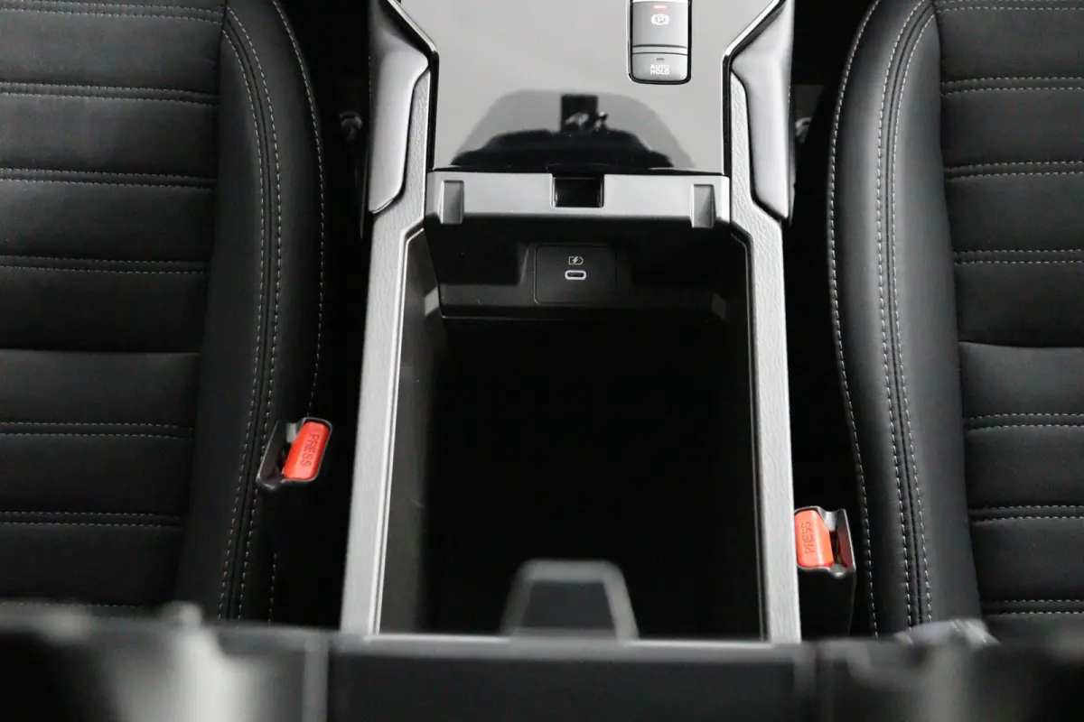 2.4 PHEV Intense | € 4.000 Korting! | 360° Camera | Adaptive Cruise Control | Bekleding Leder/Stof | Climate Control | Cruise Control | Navigatie | Stoel- en Stuurverwarming