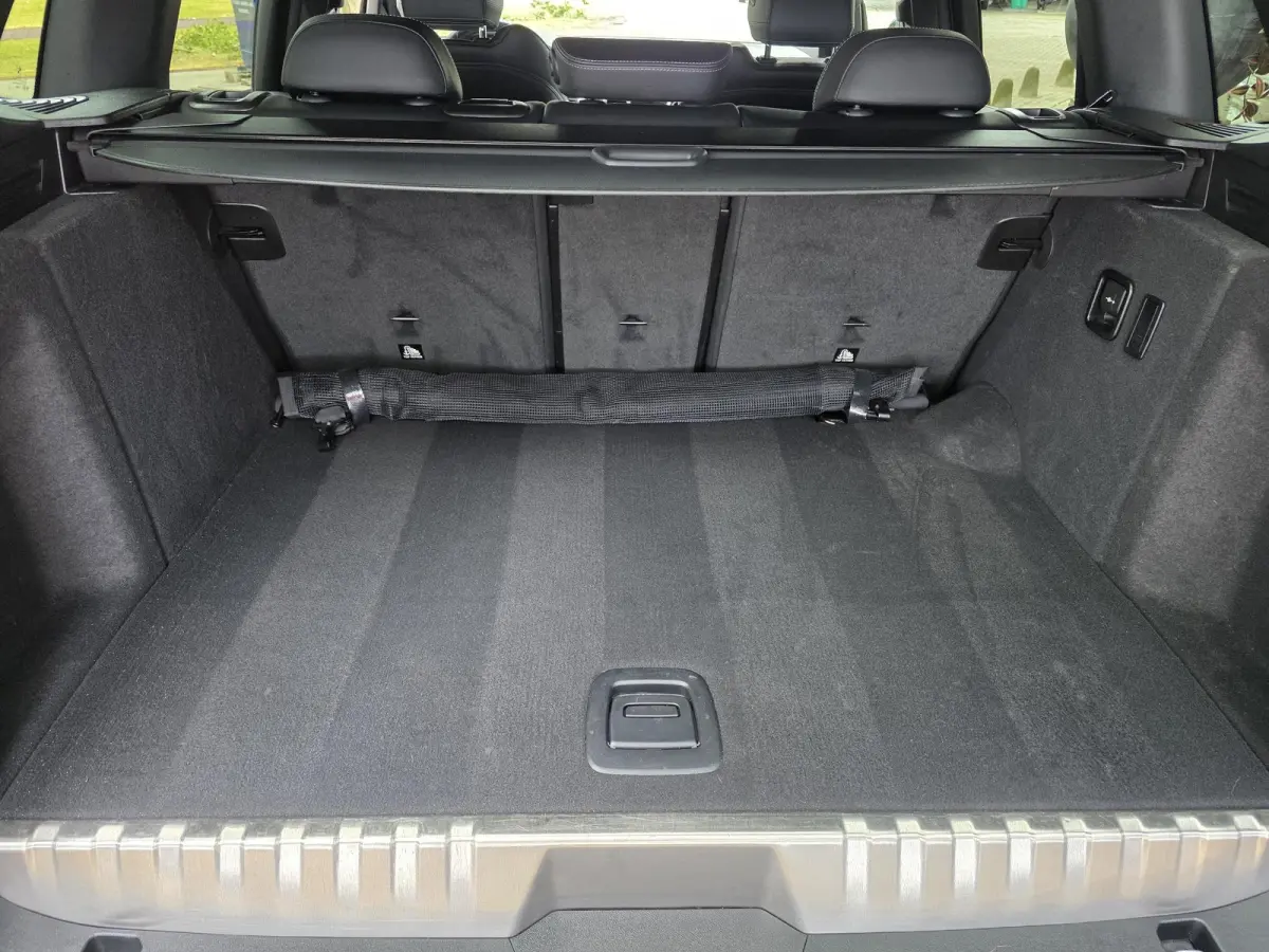 xDrive30e M Sport | Trekhaak | Leder | Navigatie | Climate control | 20 Inch M LM velgen |