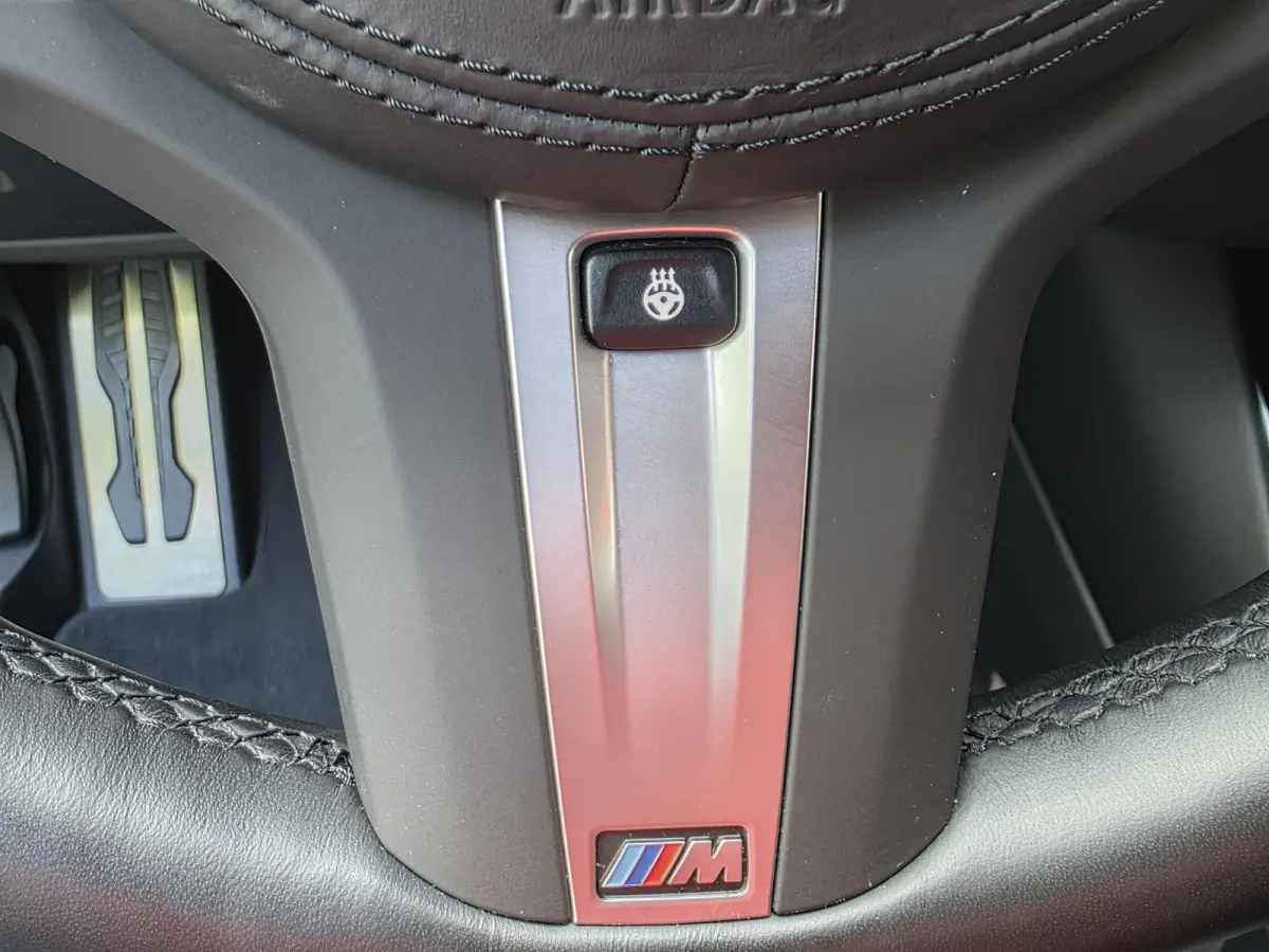xDrive30e M Sport | Trekhaak | Leder | Navigatie | Climate control | 20 Inch M LM velgen |