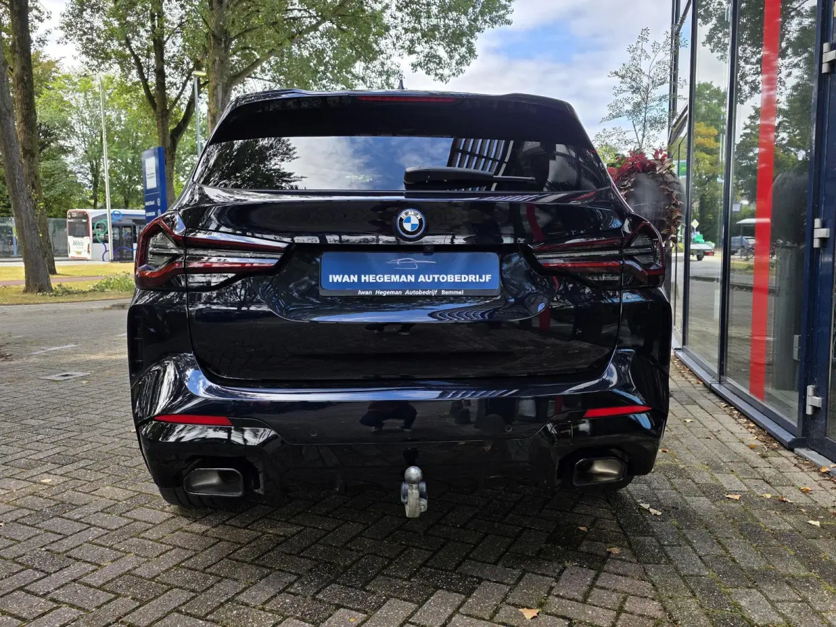 xDrive30e M Sport | Trekhaak | Leder | Navigatie | Climate control | 20 Inch M LM velgen |