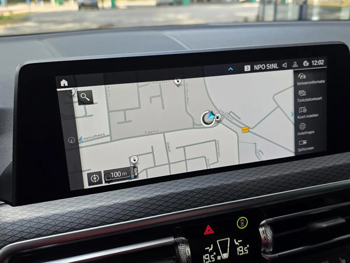 xDrive30e M Sport | Trekhaak | Leder | Navigatie | Climate control | 20 Inch M LM velgen |