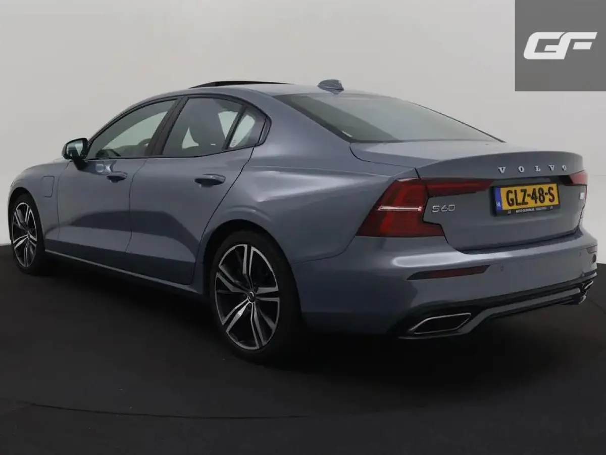 2.0 T8 Recharge AWD R-Design Pano H/K HUD 360° ACC Carplay