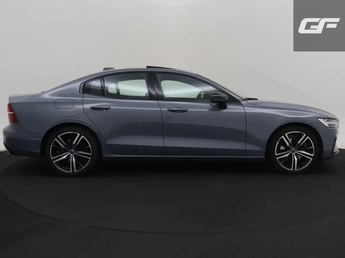 2.0 T8 Recharge AWD R-Design Pano H/K HUD 360° ACC Carplay