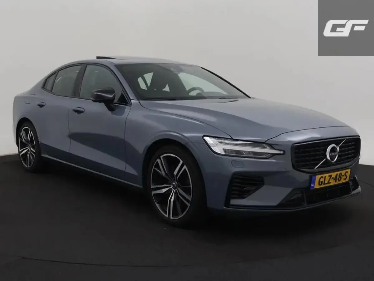 2.0 T8 Recharge AWD R-Design Pano H/K HUD 360° ACC Carplay
