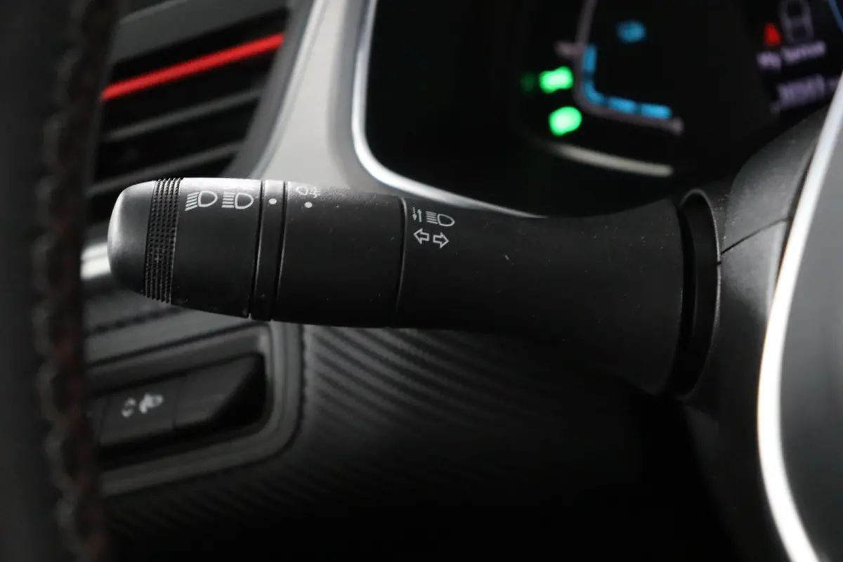 E-TECH hybrid 145 R.S. Line | SoH 80% | Parkeercamera | Navigatie |