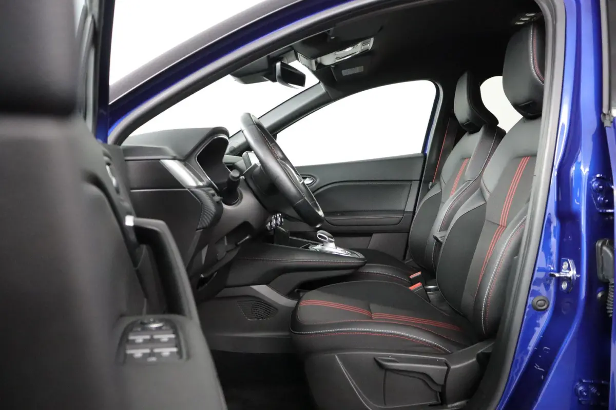 E-TECH hybrid 145 R.S. Line | SoH 80% | Parkeercamera | Navigatie |