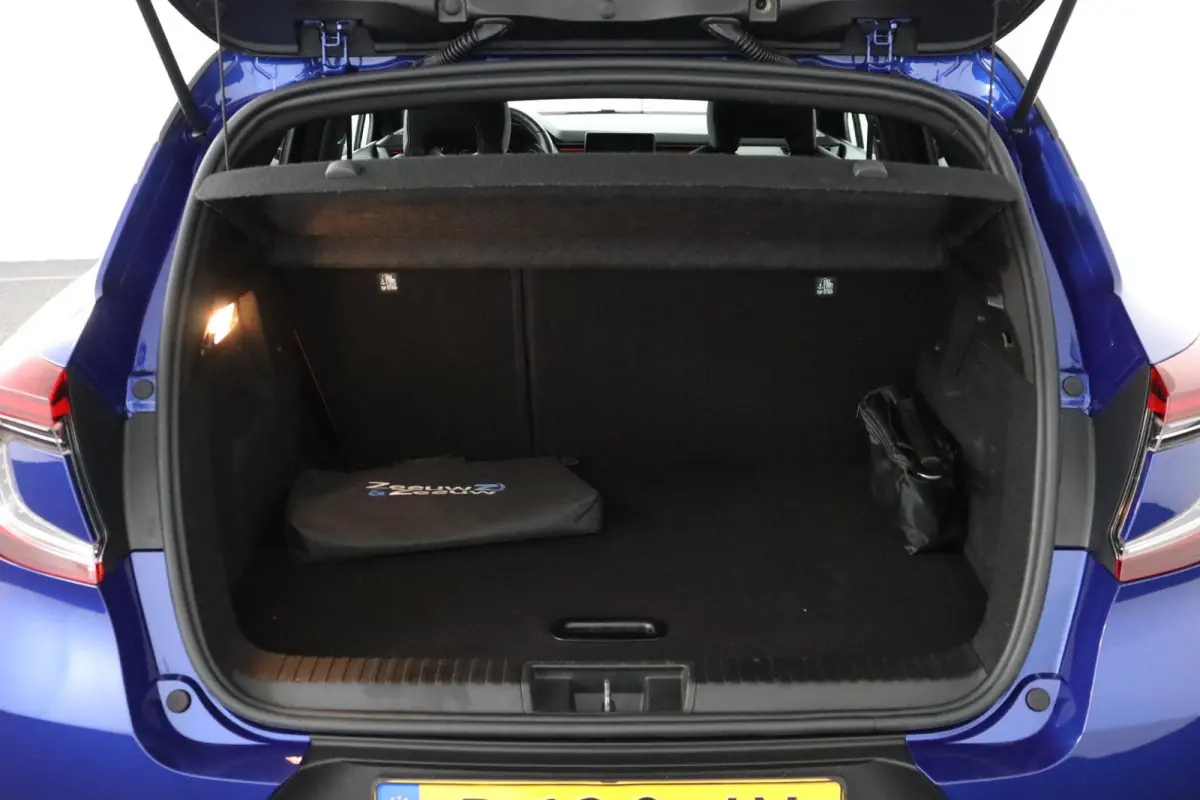 E-TECH hybrid 145 R.S. Line | SoH 80% | Parkeercamera | Navigatie |