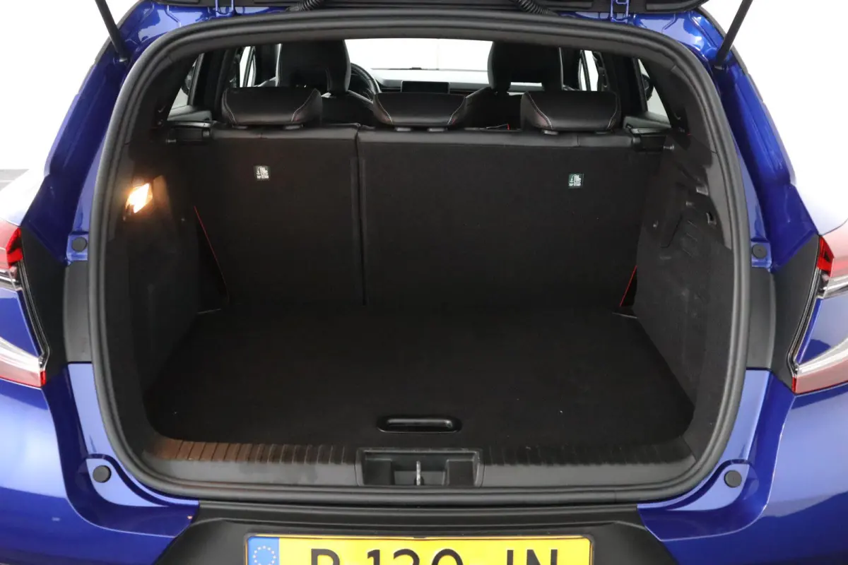 E-TECH hybrid 145 R.S. Line | SoH 80% | Parkeercamera | Navigatie |