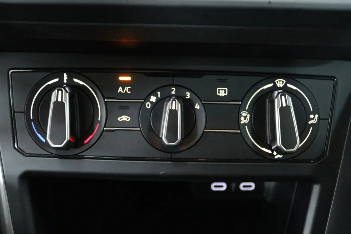 1.0 TSI Life (CARPLAY, PARKEERSENSOREN, CRUISE CONTROL ADAPTIEF)