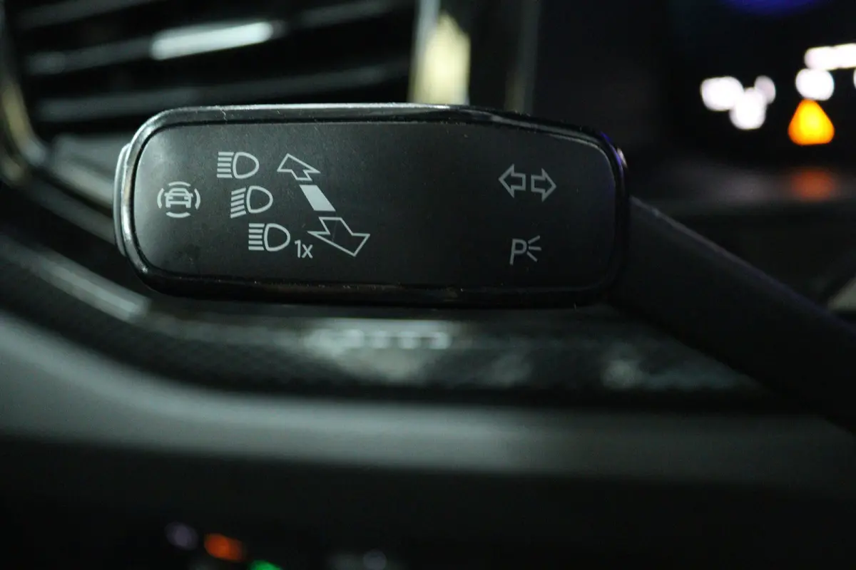 1.0 TSI Life (CARPLAY, PARKEERSENSOREN, CRUISE CONTROL ADAPTIEF)