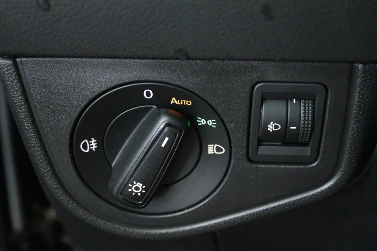 1.0 TSI Life (CARPLAY, PARKEERSENSOREN, CRUISE CONTROL ADAPTIEF)