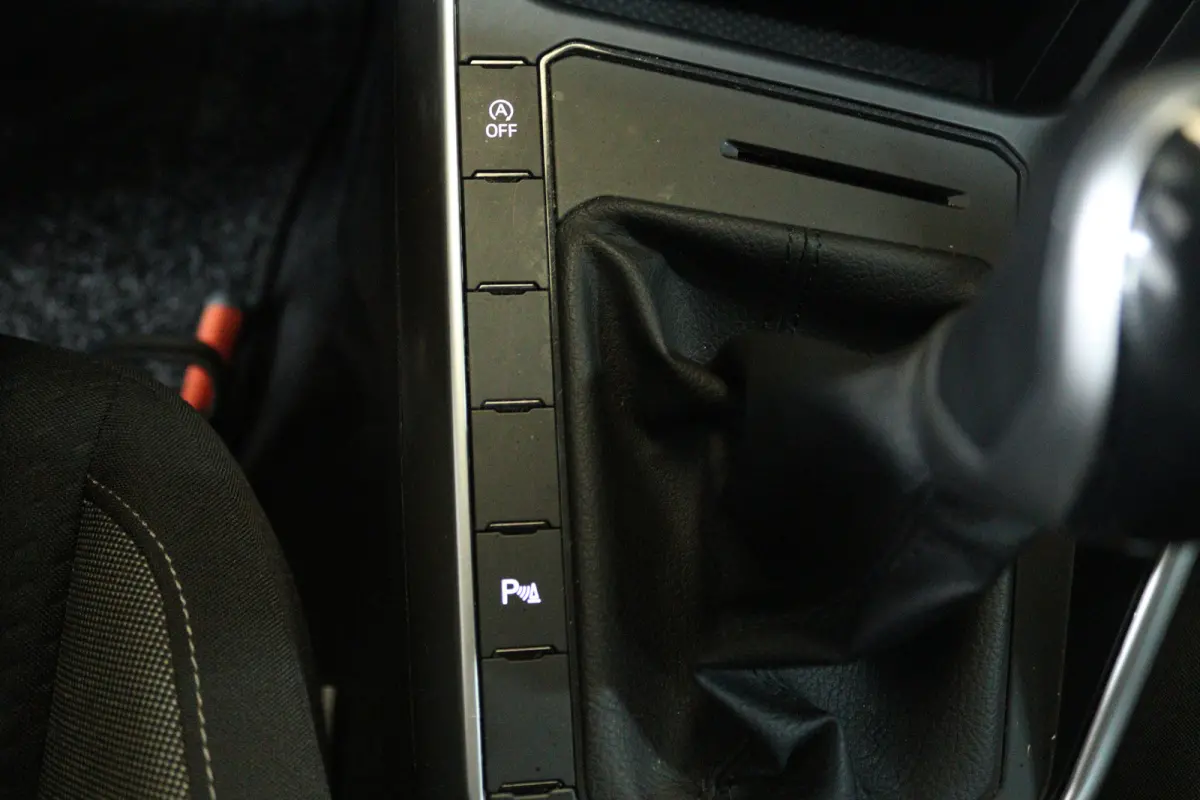 1.0 TSI Life (CARPLAY, PARKEERSENSOREN, CRUISE CONTROL ADAPTIEF)
