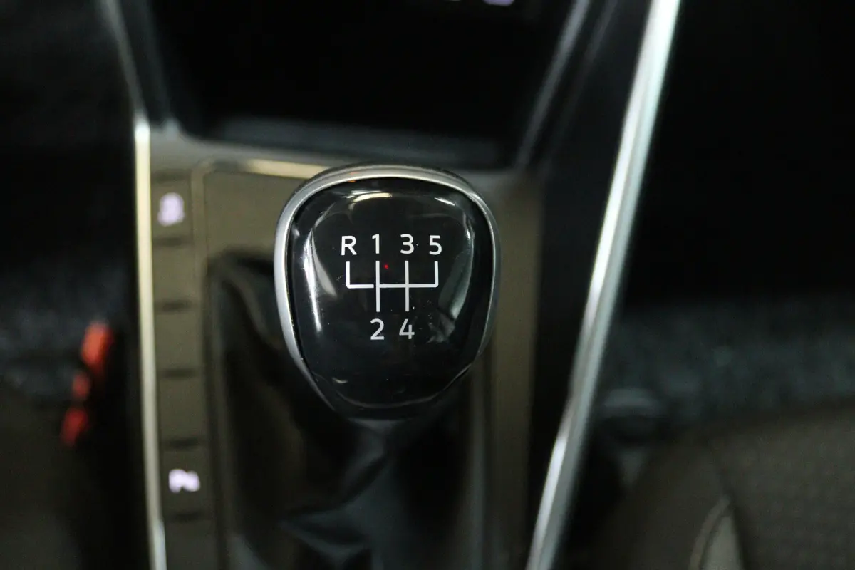1.0 TSI Life (CARPLAY, PARKEERSENSOREN, CRUISE CONTROL ADAPTIEF)