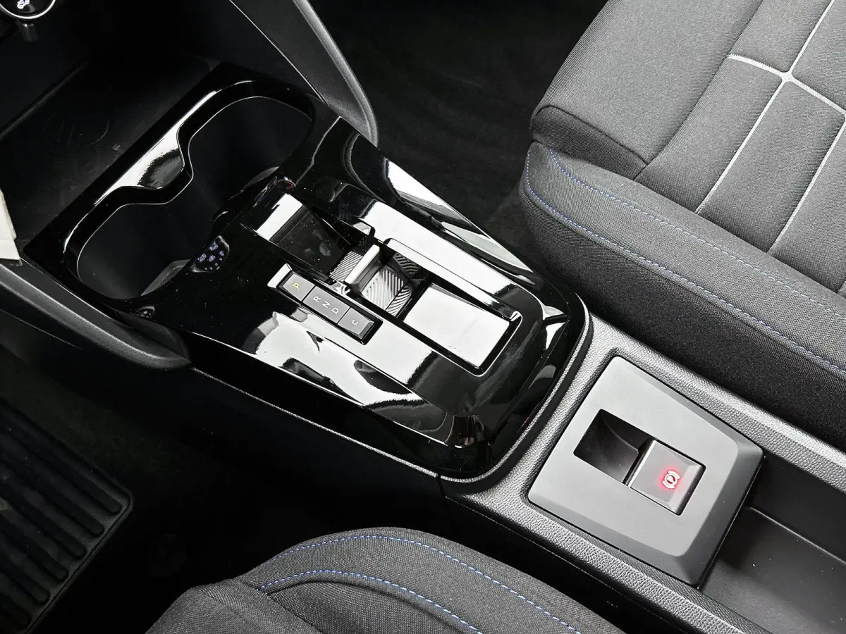Plus 113pk Comfort Range 44 kWh | 8 JAAR GARANTIE | | Apple CarPlay/Android Auto | Camera | Comfortstoelen | Cruise Control | Climate Control |