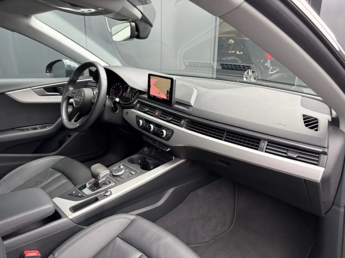 SB 35 TFSI Leder LED Carplay Navi e.Klep Cruise PDC