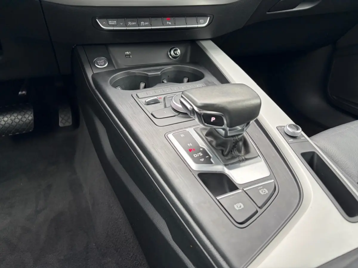 SB 35 TFSI Leder LED Carplay Navi e.Klep Cruise PDC