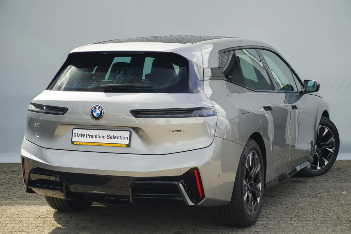 xDrive60 | M Sportpakket Pro | Bowers & Wilkins | Driving Assistant Professional | Panoramadak Sky Lounge | Trekhaak