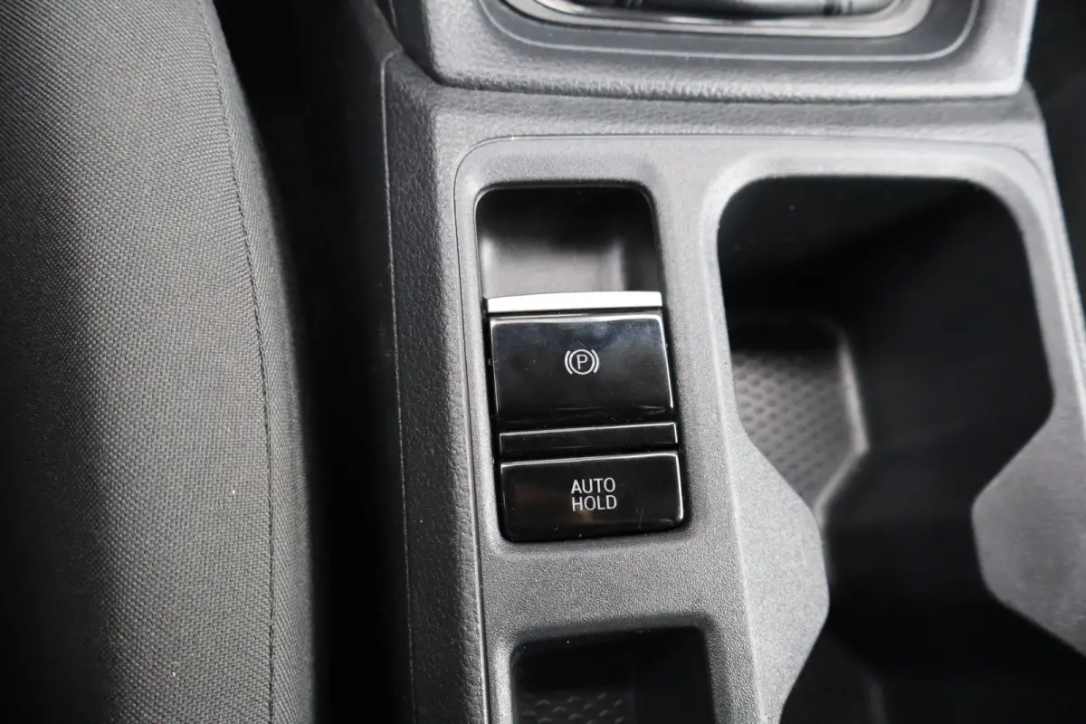 2.0 TDI 75pk Comfort | Parkeersensoren achter | Cruise Control | DAB radio | App Connect