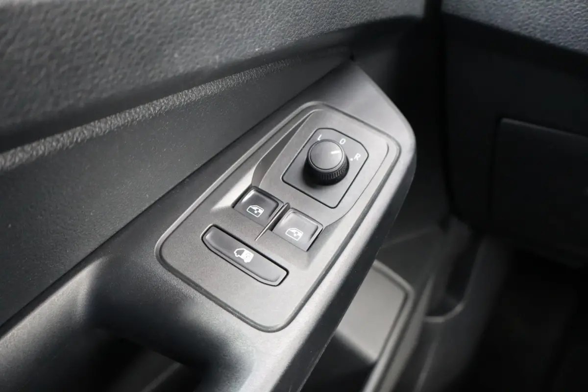 2.0 TDI 75pk Comfort | Parkeersensoren achter | Cruise Control | DAB radio | App Connect