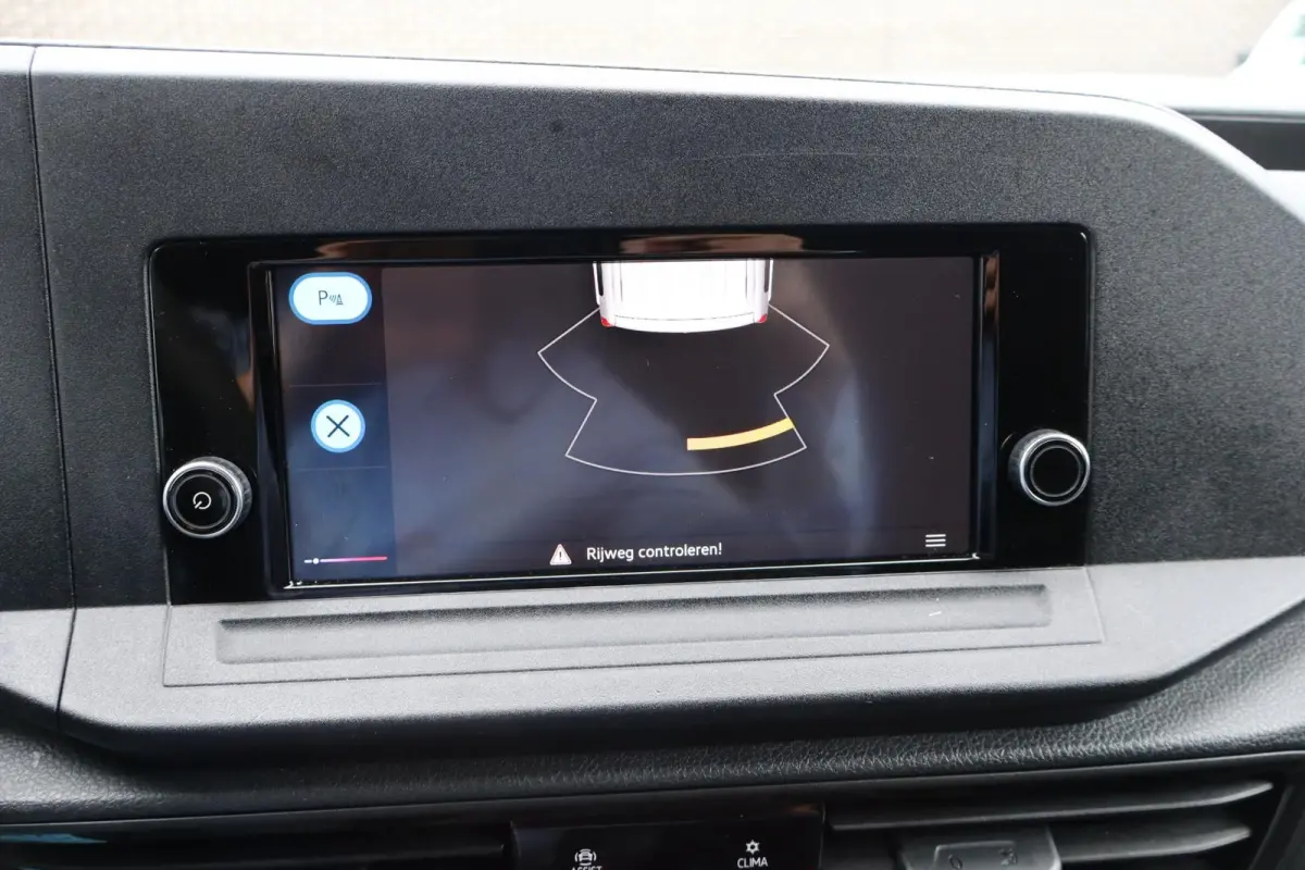 2.0 TDI 75pk Comfort | Parkeersensoren achter | Cruise Control | DAB radio | App Connect