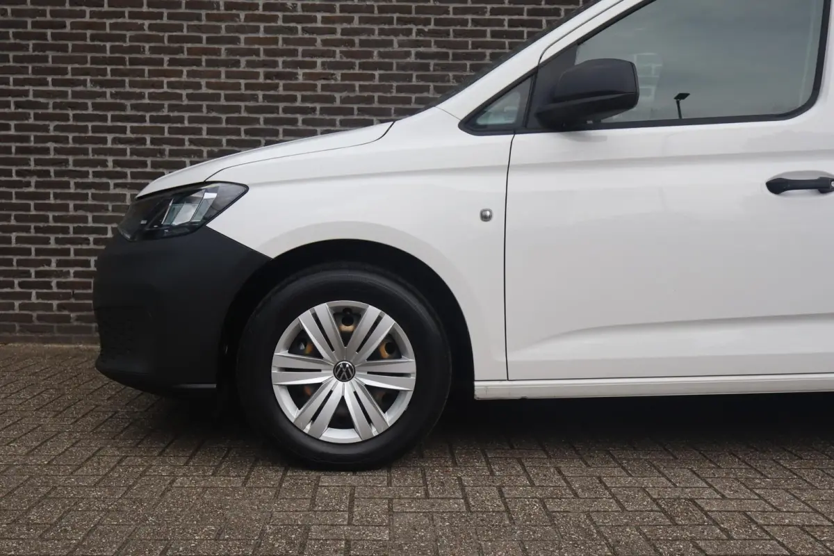 2.0 TDI 75pk Comfort | Parkeersensoren achter | Cruise Control | DAB radio | App Connect