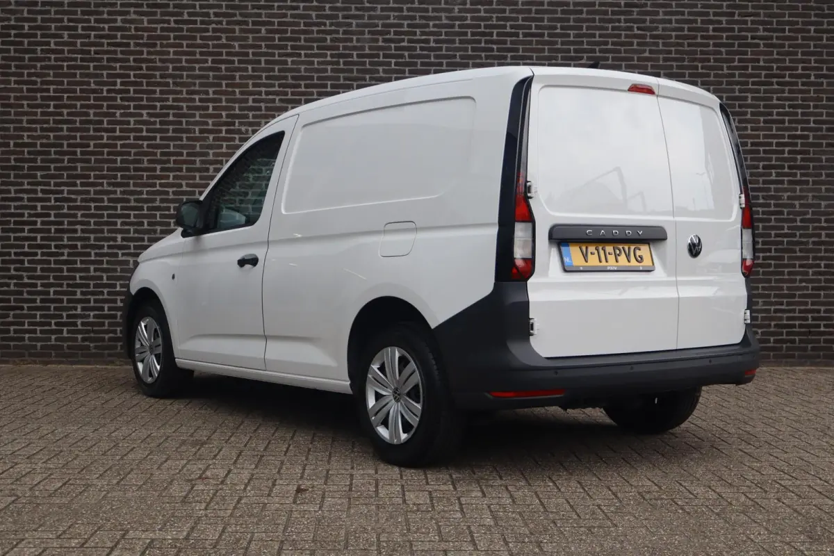2.0 TDI 75pk Comfort | Parkeersensoren achter | Cruise Control | DAB radio | App Connect